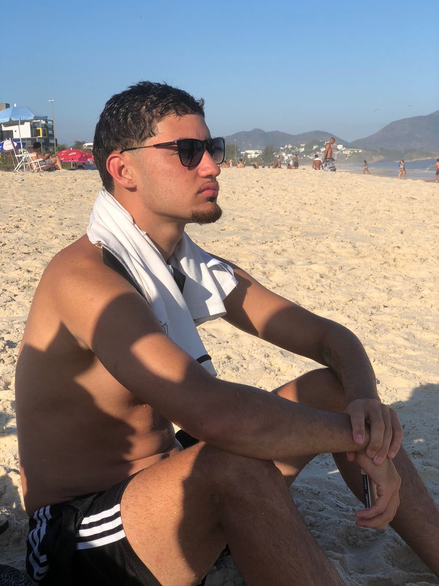 Henrygabi2706's tweet photo. 😅🏖️ https://t.co/XemCX1g5Gc