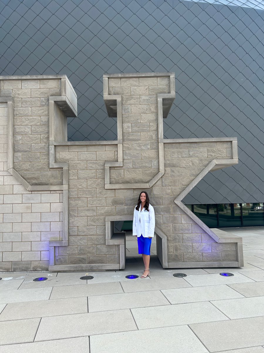 betsy_sparks13's tweet photo. So proud of this young lady & excited for her new adventure! Let the next chapter begin….Go CATS!! 💙🤍😼 #UKCOP #PharmD @kelseysparks27 https://t.co/byEVIsgnck