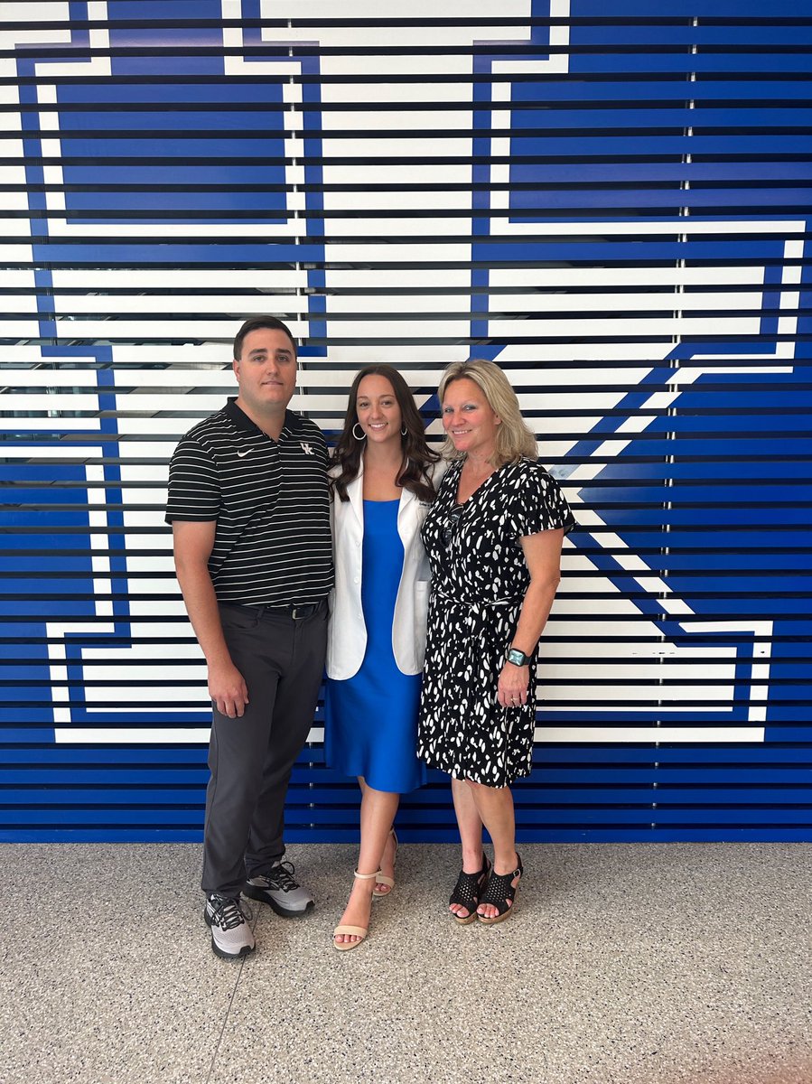 betsy_sparks13's tweet photo. So proud of this young lady & excited for her new adventure! Let the next chapter begin….Go CATS!! 💙🤍😼 #UKCOP #PharmD @kelseysparks27 https://t.co/byEVIsgnck
