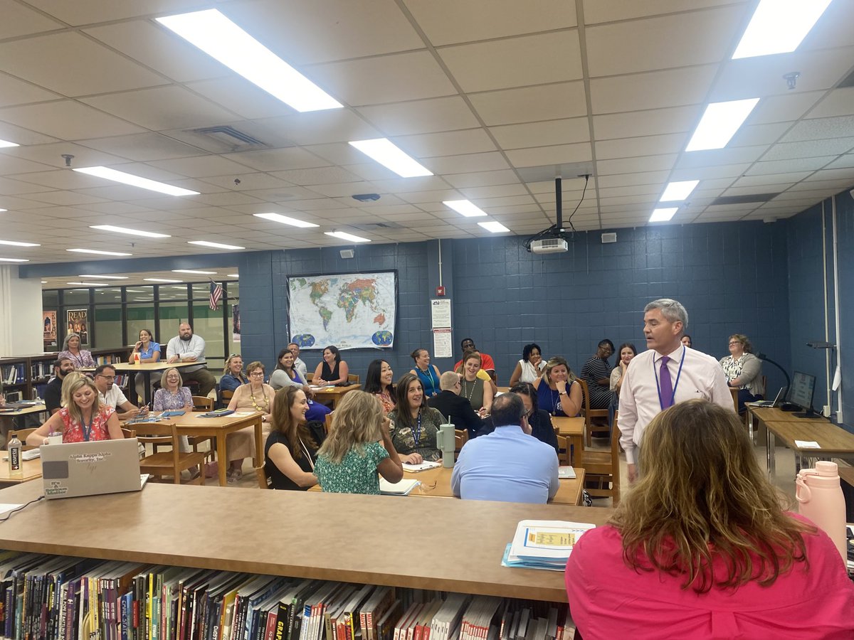 Empowering new assistant principals for success: Mentors for guidance, Professional development for growth,& Support for a confident leadership journey. #aacpsfamily #belonggrowsucceed #Levelupleadership