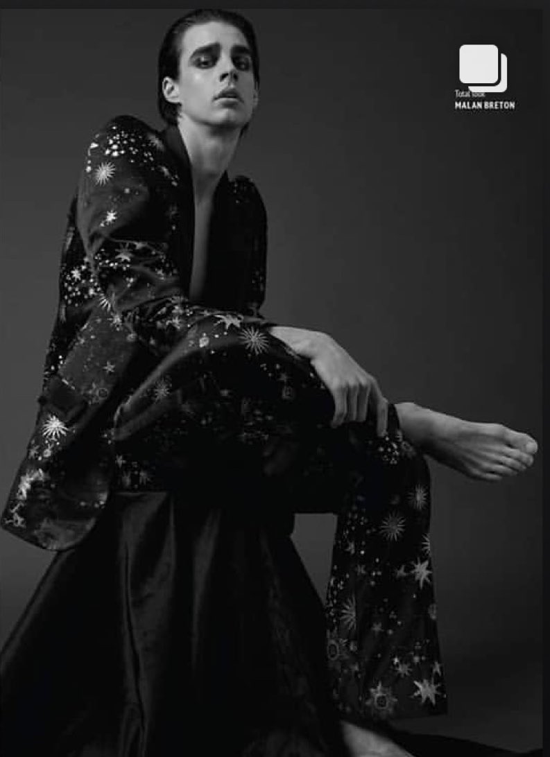 L’Officiel 
Photo : ekincanbayrakdar
Astrological Suit : Malan Breton