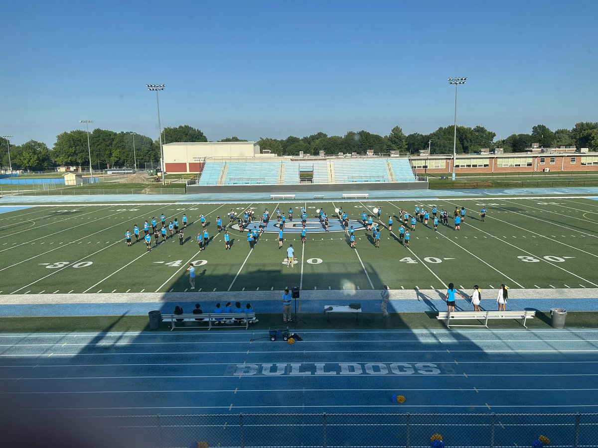 stephanieamaya3's tweet image. @GrandviewCSD4 @GHS_GrandviewC4 GHS Marching Band demonstrates how they make all the magic work on the field! 🎶#EmpowerPassion @PrissyLeMay