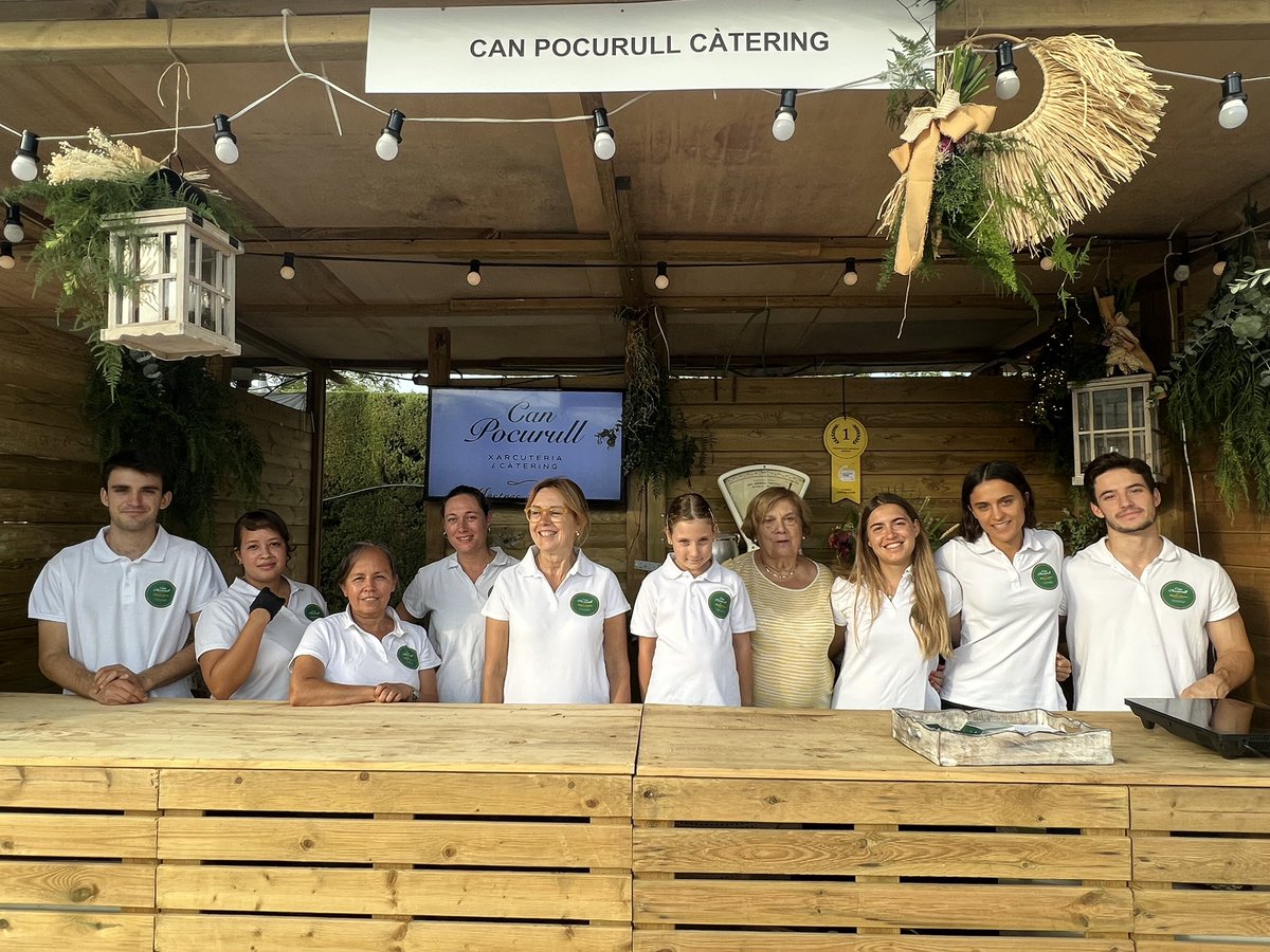 CanPocurull's tweet photo. Un any més, @CanPocurull a la #mostragastronòmica de Cabrils 23
Amb un equip de luxe🤍 https://t.co/2z5bC6YUqk