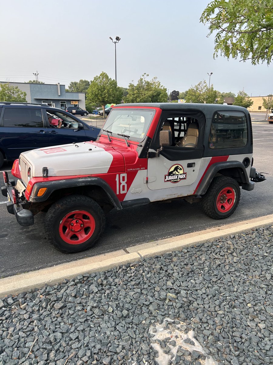 If anyone in Madison knows who owns this Jeep, DM me? Nothing bad happened I just have a lot of questions.