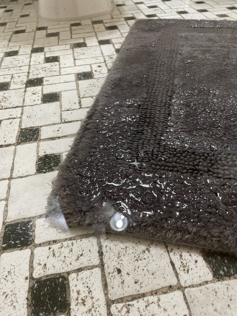 jearamvi's tweet image. The street #sewer is #Clogged by Franklin av and Union St in #Flushing and I got #Flood it a couple times because the #rain @nyc311 @NYC_Buildings @NYCzerowaste @NYCWater @NYS_DEC @dec_nys I am talking about a couple inches of water causing damages