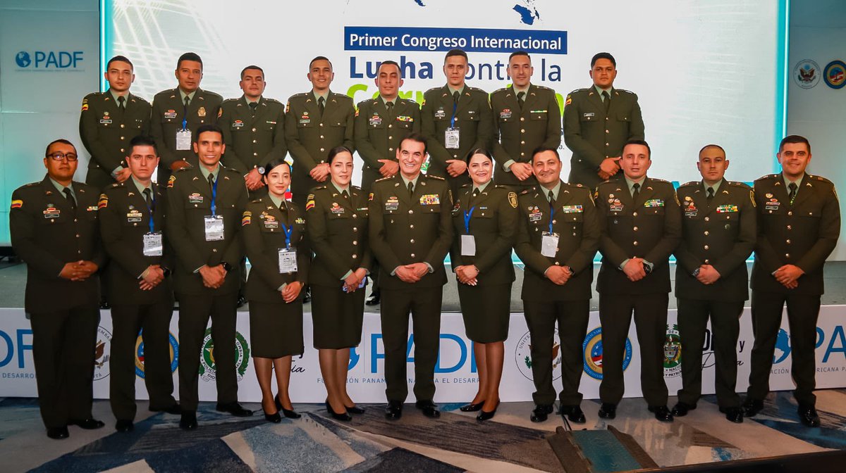 DirectorPolicia's tweet photo. Clausuramos el exitoso Congreso Internacional de Lucha contra la Corrupción y Recuperación de sus Activos, el cual nos permitirá tener una visión más integral del flagelo y fortalecer articulación interinstitucional e internacional para ser más contundentes en enfrentarlo. https://t.co/QQXjEMcpCP