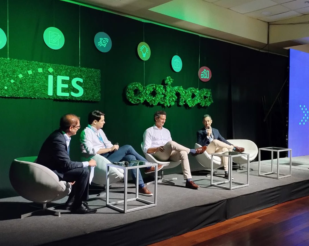 AlayaCapital's tweet image. Thank you @CAINCOBOLIVIA and #Fundapro for the invitation to the #VCILAT2023, the VC &amp;amp; Impact Investment Summit Latam, in Santa Cruz, Bolivia. 🇧🇴

We were proud to share the panel “Miths while investing in Venture Capital” with Rolando Sahonero, @gugamayer and Gustavo Añez