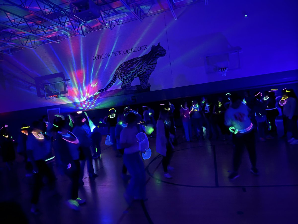 Mrs_Darden_'s tweet photo. We ended our last two weeks and the arrival of school on Monday with a staff glow party  and ending with a video to share the memories that have already been made. We can’t wait to welcome all of our ocelots and start the new year! #TogetherWeRise #OCESOcelots @cisdnews https://t.co/HlzGoMrQBY