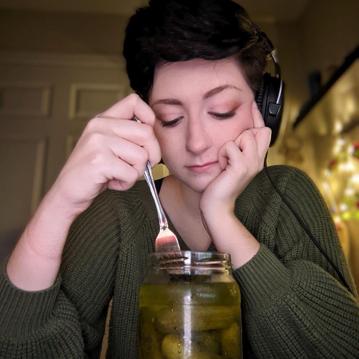 EurusCollective's tweet photo. Meet our members!

Hi! I'm Spoons, founder and leader of Eurus Collective. I'm 22 years old and my pronouns are she/they!

I founded Eurus to shine a light on disabled content creators across the globe, to give us the platform and recognition we deserve. Eurus means the absolute https://t.co/0JkD5DLSZt