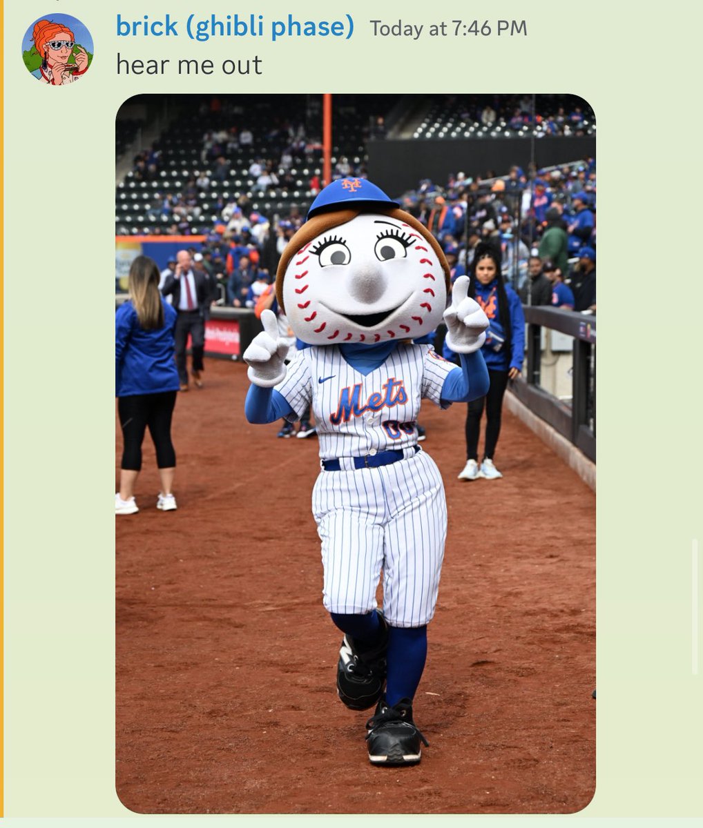 real4tf's tweet photo. #MrMet has some competition https://t.co/Xp6FScTTgh
