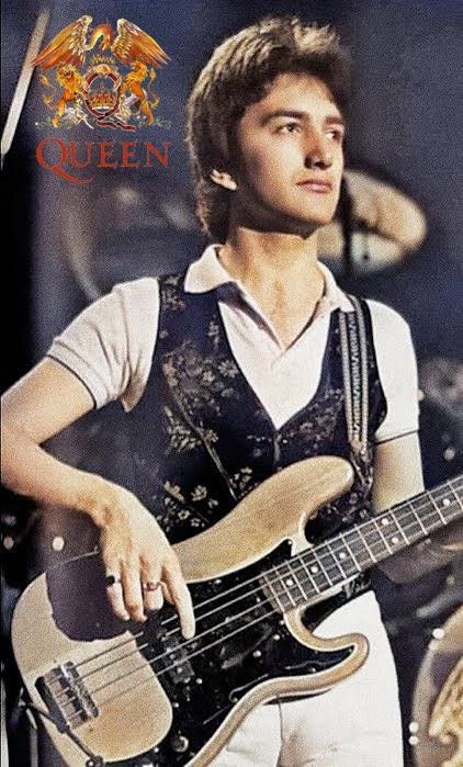 annaandy40's tweet photo. 72 today
HAPPY BIRTHDAY
JOHN DEACON
QUEEN's amazing bassist, excellent musician, singer, great songwriter and sweet guy. Loved the early days with his beautiful long hair.
Now retired from the spotlight but certainly not forgotten. #JohnDeacon #Deaky https://t.co/0FADxbXked