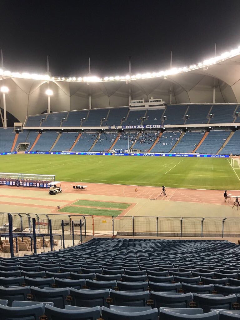kora2022k's tweet photo. @hilalstuff صدقناك هههههه 😂😂

كلهم يبون يبيعونها سوق سوداء ..
قال 3 مليون 🤣 لن تصبح النصر 👑💙💛

زين اذا كملو الواجهه . https://t.co/UQDRSXVC3H