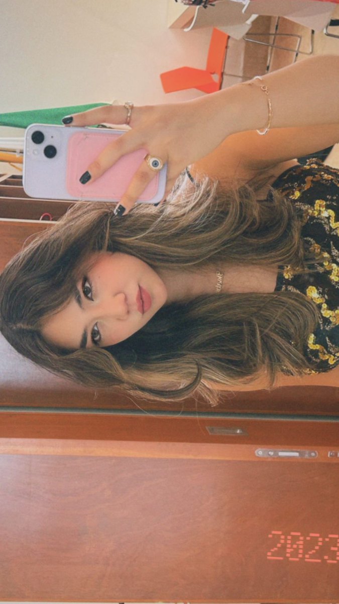 Estuve un poco ausente por problemas perdón,pero ya estoy de regreso y estamos ready para seguir apoyando a mi bella -.<a href="/IsabelaOrtega15/">Ishaa🦄🧚🏻‍♀️✨</a> Te amoo.💜🦄✨