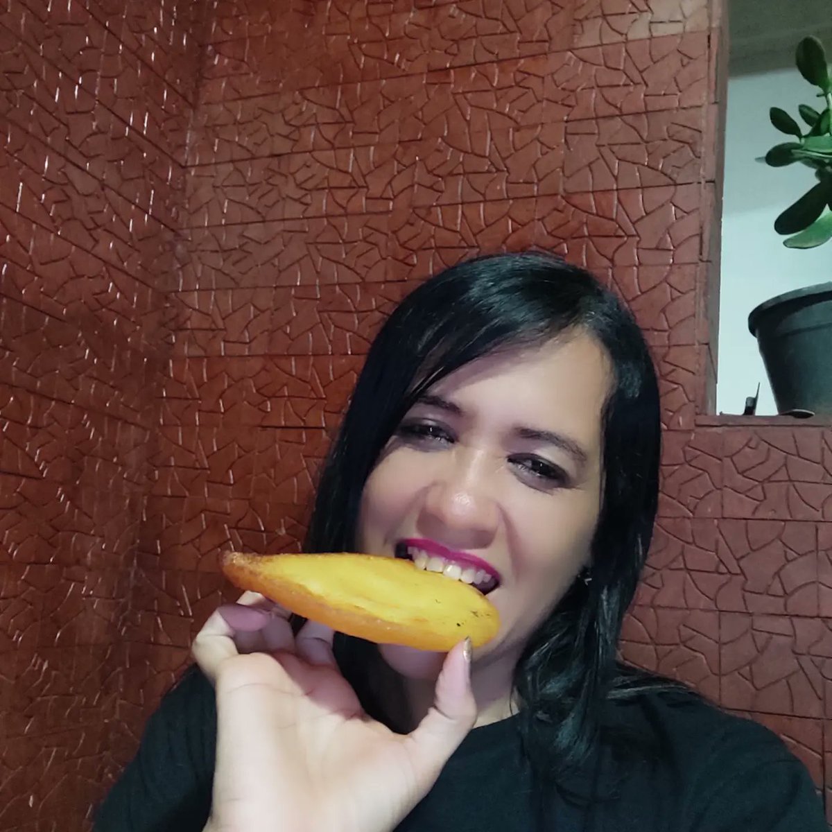 AguileraMirly's tweet photo. Visitar a tus padres y que tu mami te reciba con unas empanadas no tiene precio 😍 https://t.co/0YmONVjAAq