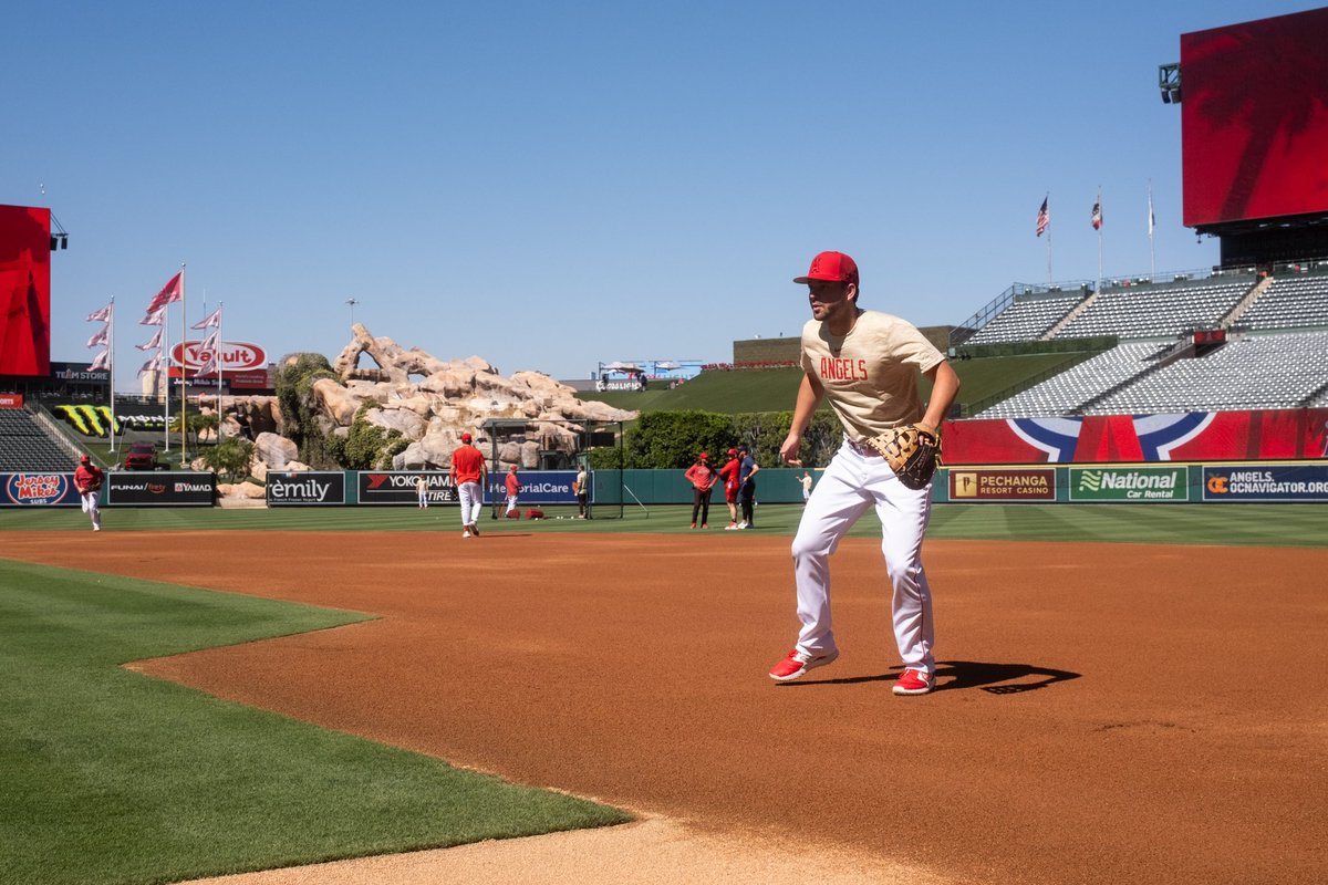 Angels's tweet photo. First day at the Big A 🎒

#GoHalos https://t.co/T0zviSjnhN