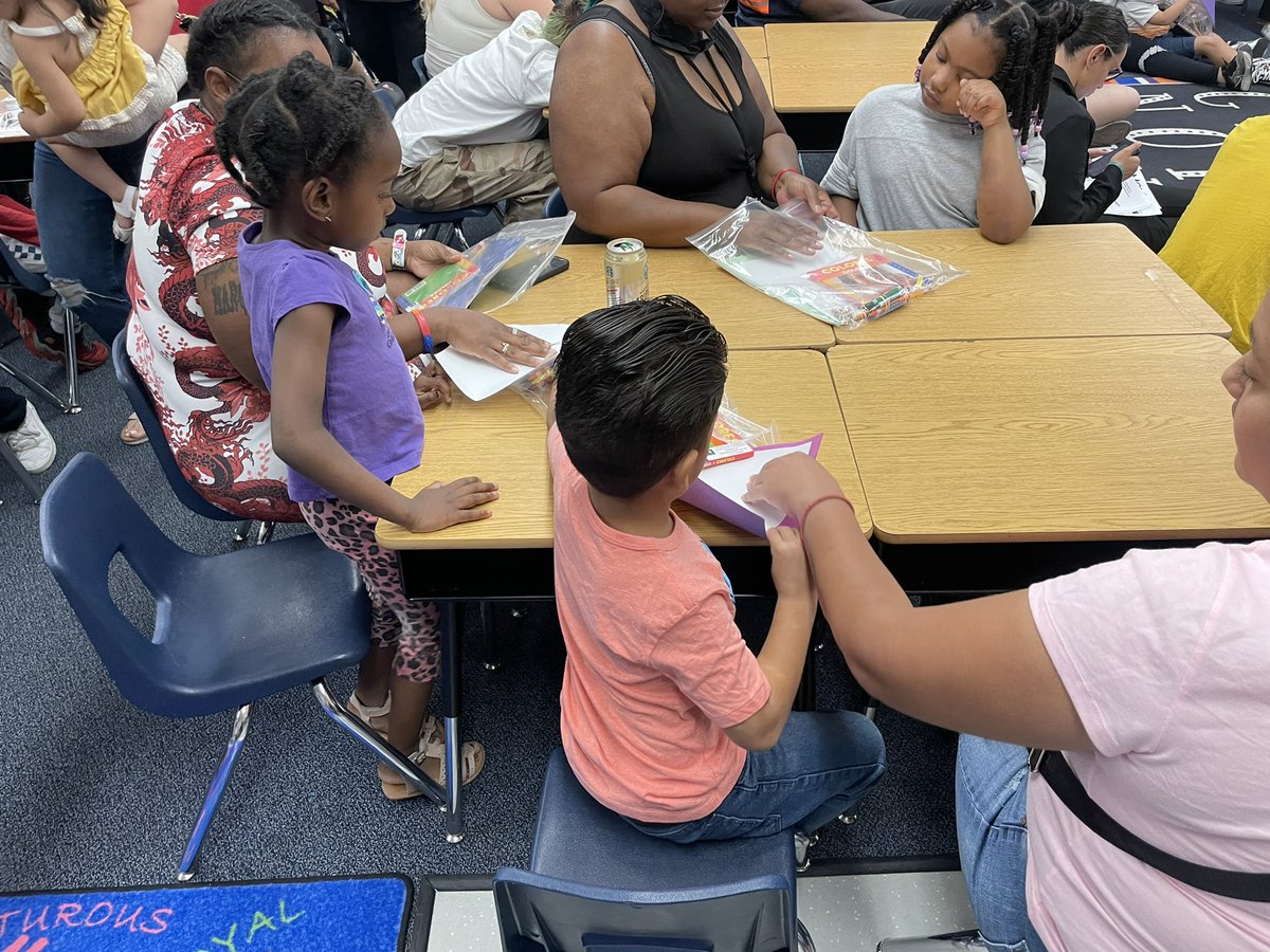 maxwellbulldogs's tweet image. Packed house for kindergarten orientation. Thank you to the families who joined us ñ, the teachers and  @wcsdparentu. #WCSDProud #WeAreWCSD @WashoeSchools @SuptEnfield