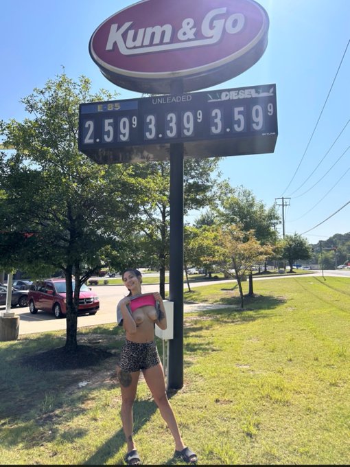 Kum and Go #tits #boobs #boobies https://t.co/JLr4oDcQSV<a href="/tag/tits"class="tags">#tits</a><a href="/tag/boobs"class="tags">#boobs</a><a href="/tag/boobies"class="tags">#boobies</a>