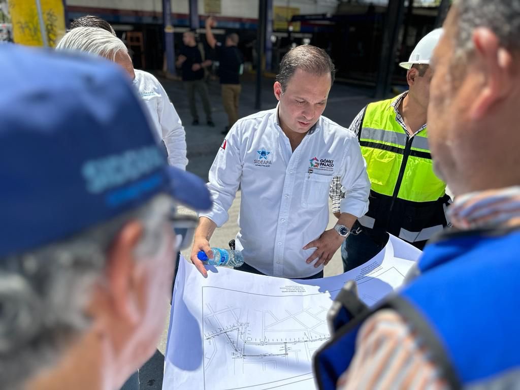 AlTiempoDgo's tweet image. Inician trabajos previos para interconexión de #AguaSaludable Para #LaLaguna en Gómez Palacio
🔺El Ayuntamiento de GP., #Sideapa y #Conagua, han coordinado esfuerzos para llevar a cabo proyecto destinado para mejorar calidad de vida de habitantes de la ciudad