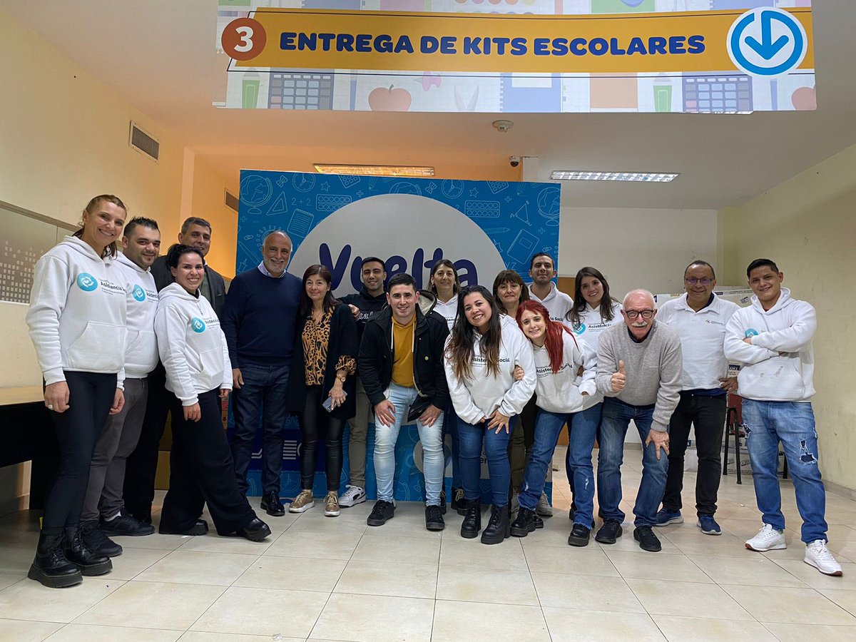 ¡Entregamos más de 24.300 kits!📚✏️

Gracias al Sub Secretario, Carlos Pérez, al Secretario de Organización Luis Sainz, al gran equipo de trabajo durante la campaña y a toda la famila mercantil por participar de esta edición de #VueltaAlCole Invierno 2023