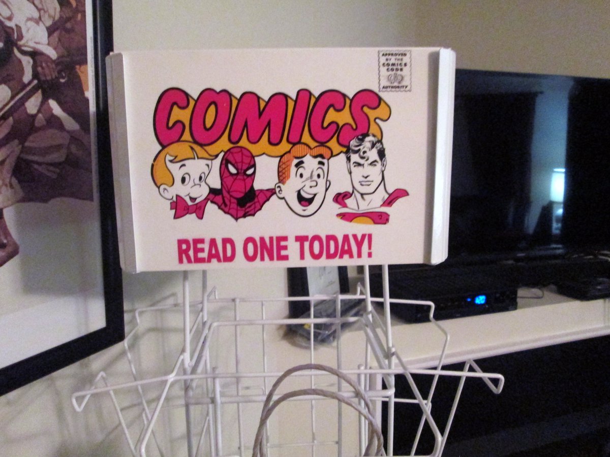 Loston_Wallace's tweet photo. #ComicBook #SpinnerRack #Batman #Superman #Hulk #SpiderMan #Archie #Veronica #Casper #RichieRich
I recreated a vintage spinner rack topper, and then I decided to create one of my own featuring other comic characters. Hope you enjoy seeing them both! https://t.co/Zdv6mFvRCV