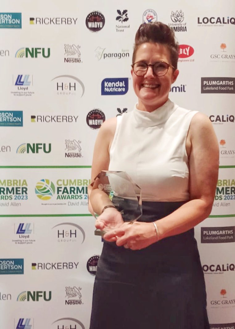 Croftfoot's tweet image. Just in from a great celebration of Cumbrian Agriculture at the #CumbriaFarmerAwards. 

Blown away to come away with the Women in Agriculture award. 

Well done to the other winners  Thanks to my anon nominee and here’s to being able to share the #FortyFarms stories even more 🤗