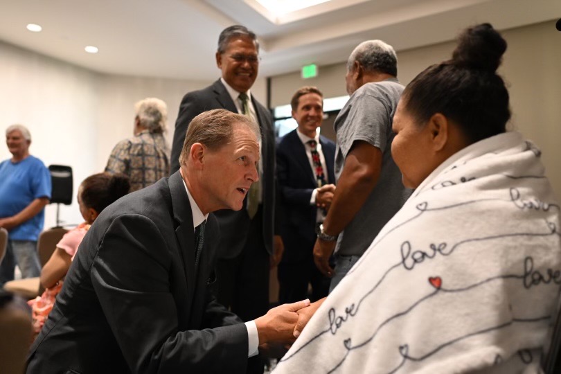 Ch_JesusChrist's tweet photo. Elder Mark A. Bragg, president of the North America West Area for The Church of Jesus Christ of Latter-day Saints, is visiting Church members throughout the Hawaiian island of Maui. https://t.co/2TneZNn6OU