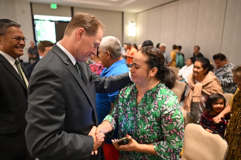 Ch_JesusChrist's tweet photo. Elder Mark A. Bragg, president of the North America West Area for The Church of Jesus Christ of Latter-day Saints, is visiting Church members throughout the Hawaiian island of Maui. https://t.co/2TneZNn6OU