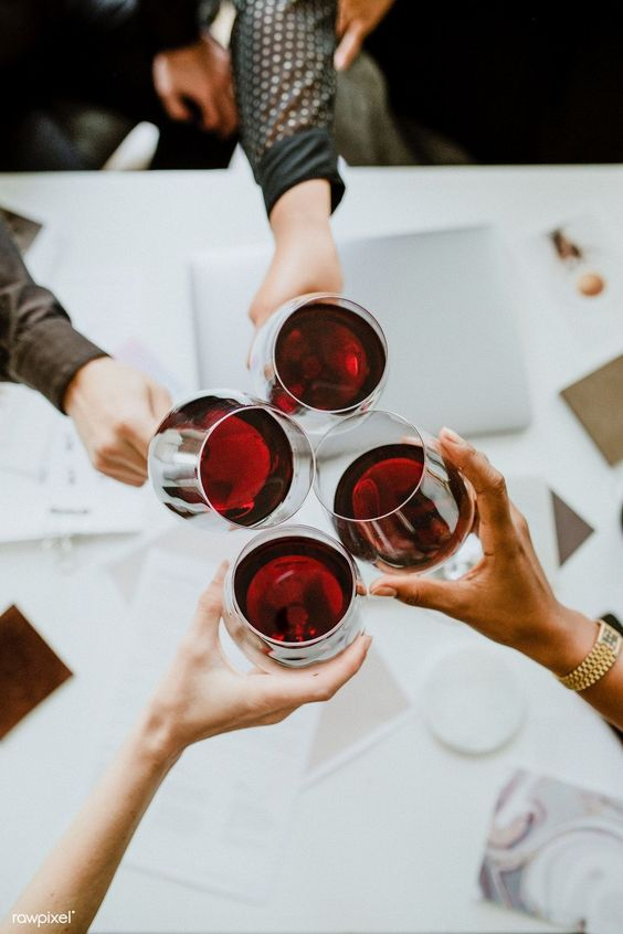 'Here's to laughter, friendship, and a lifetime of unforgettable memories! 🥂 Raise your glasses high and let the good times roll! #CheersToLife' #winetime #PalmSprings #CashWheeler #winelovers #wineteasting #happyfriday #FridayVibes  #CadeYork #STARFIELD