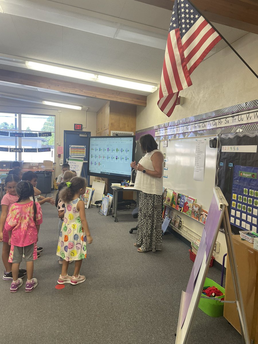 Kingsbury Elementary (@kingsburyrusd) on Twitter photo Kindergarten students practicing the days of the week. <a href="/KingsburyRUSD/">Kingsbury Elementary</a> <a href="/RedlandsUSD/">Redlands USD</a> Kindergarten students practicing the days of the week. <a href="/KingsburyRUSD/">Kingsbury Elementary</a> <a href="/RedlandsUSD/">Redlands USD</a>