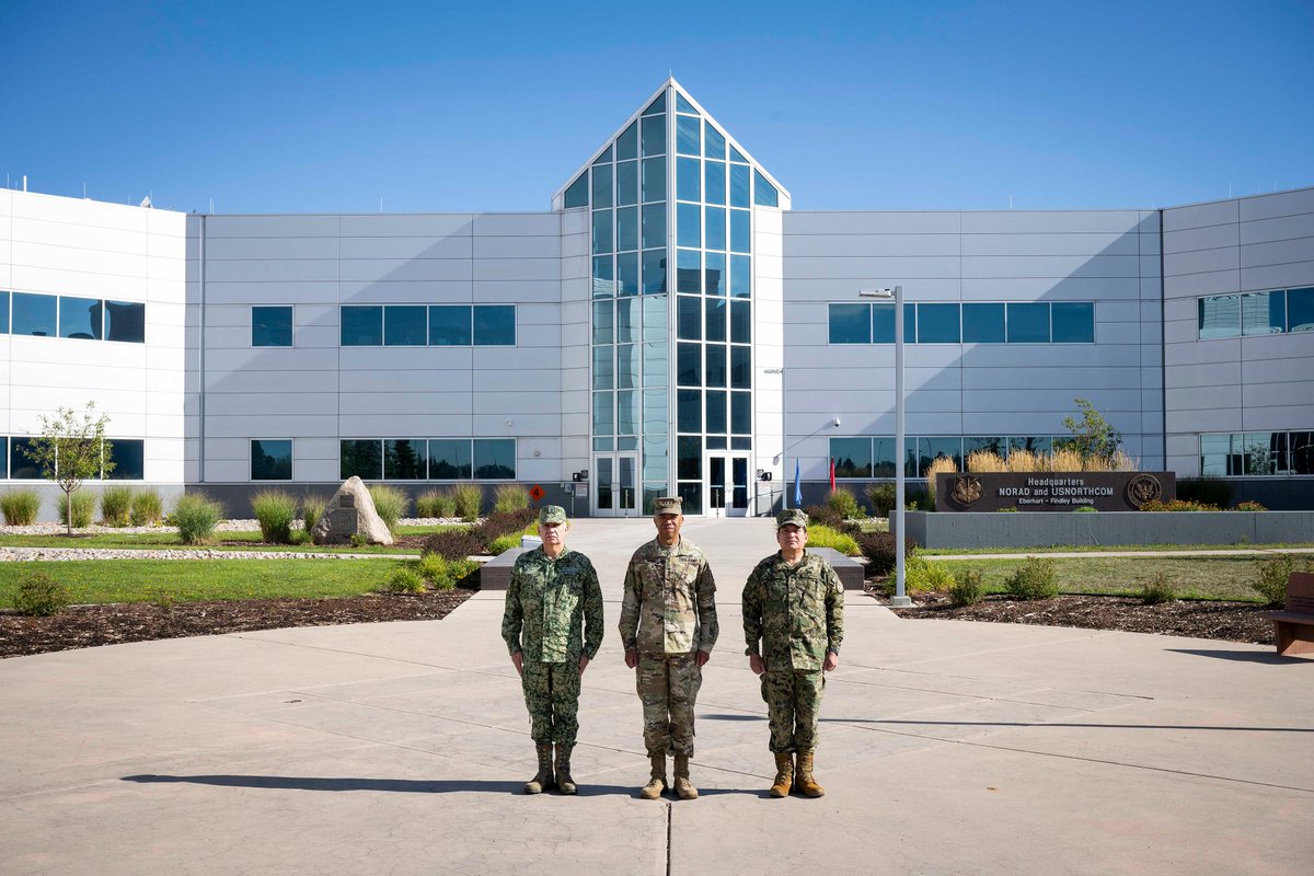 We are #StrongerTogether When we meet to advance our mutual vision, and priorities of the bi-lateral security cooperation program between the U.S. military and @SEDENAmx and @SEMAR_mx #SEDENA #SEMAR #FriendsNeighborsPartner @DeptofDefense @USEmbassyMEX