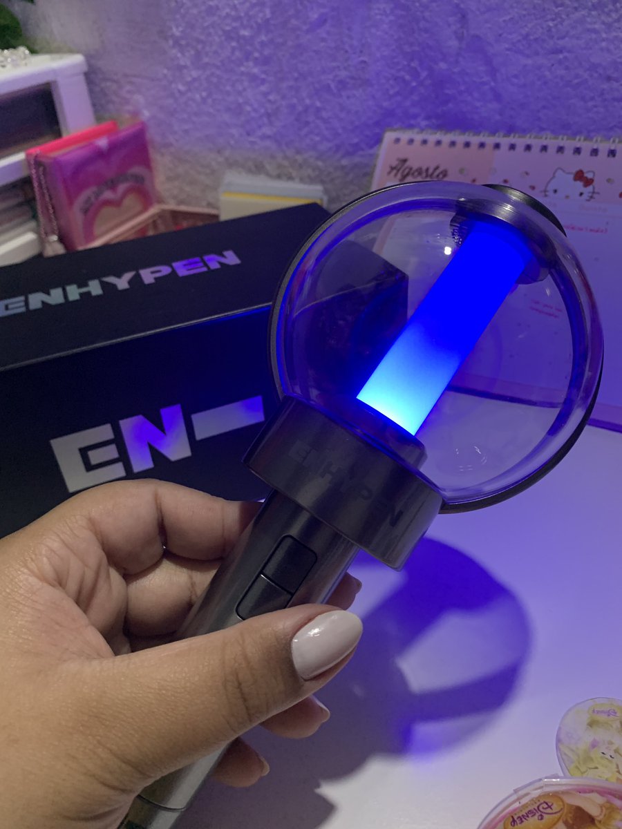 heepunkluv's tweet photo. VENDA ENHYPEN LIGHTSTICK 

290,00 com frete 
- ligado apenas para teste 
- sem photocard! 
- não reservo! 
- envio por PAC - primeira semana de Setembro 
- meus feedbacks https://t.co/XH1V6Egbi8 https://t.co/v5rvK5dEP9