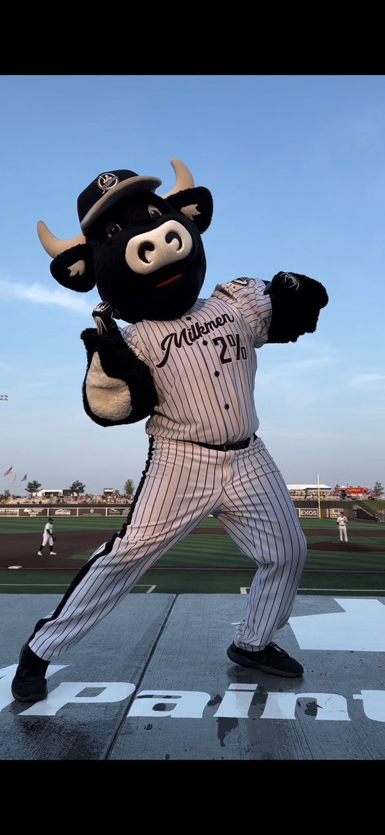 kelsolandry's tweet photo. Go Milkmen! #moo @MKEMilkmen https://t.co/Epc8ties82