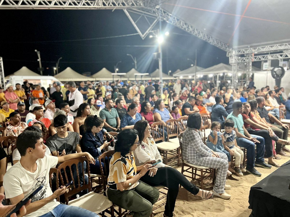 rnsape's tweet photo. O secretário adjunto da Secretaria Estadual da Agricultura, da Pecuária e da Pesca (Sape RN), Marcelo Júnior, e a prefeita de Jandaíra, Marina Marinho, abriram oficialmente na noite desta sexta-feira (18), no Parque Severino Ramos, a 2ª edição da Feira Agropecuária de Jandaíra. https://t.co/1LYgsLAZjc