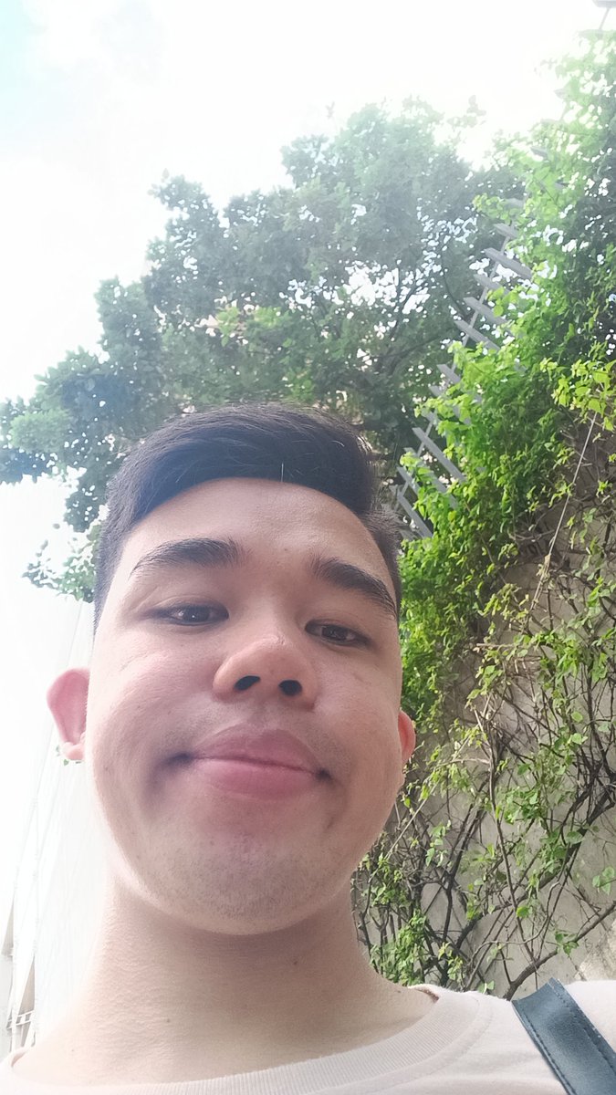 Prince_dhindo's tweet photo. Gusto kung umiyak🥺
Gusto ko lang naman maging audience ng its showtime eh😭 di pa pinapasok huhuhuhu @itsShowtimeNa @vicegandako bekenemen po🥺 https://t.co/BlIw1TvRfY