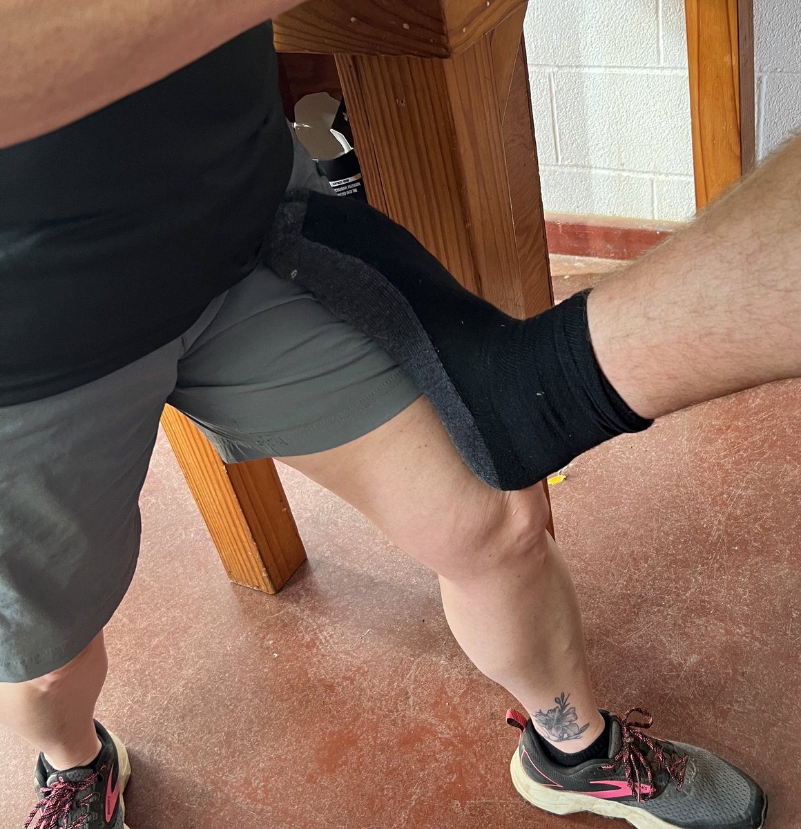 taniamck's tweet photo. When your O/D Lineman’s foot is as big as your femur 🦴🦶#sasquatchfootball #lineman @Dalton_Duncan23 @merkelisd #ATsinAction https://t.co/tJeHAmxy86