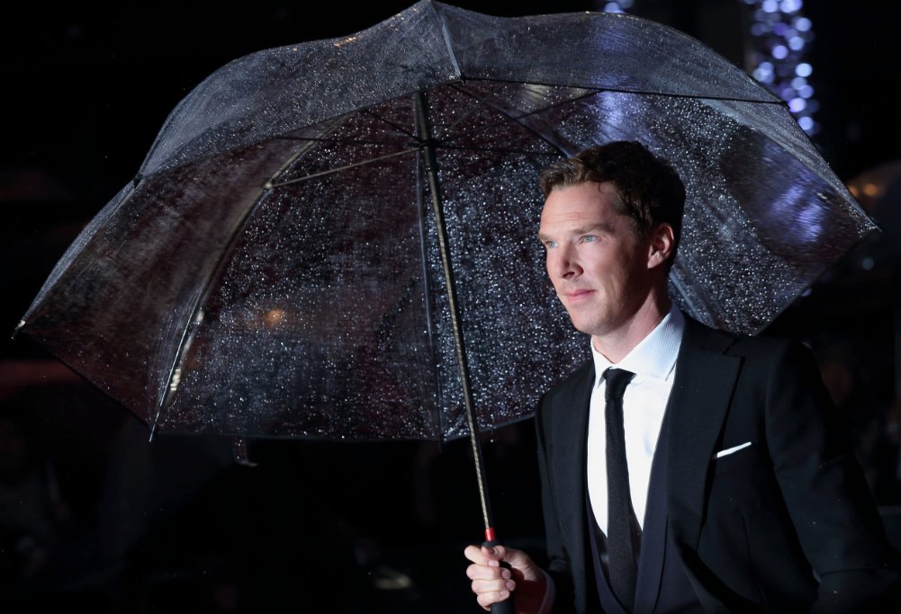 sapw's tweet photo. #BWbatch #BenedictCumberbatch The umbrella pictures from #TIG https://t.co/2BrnlxXKVk