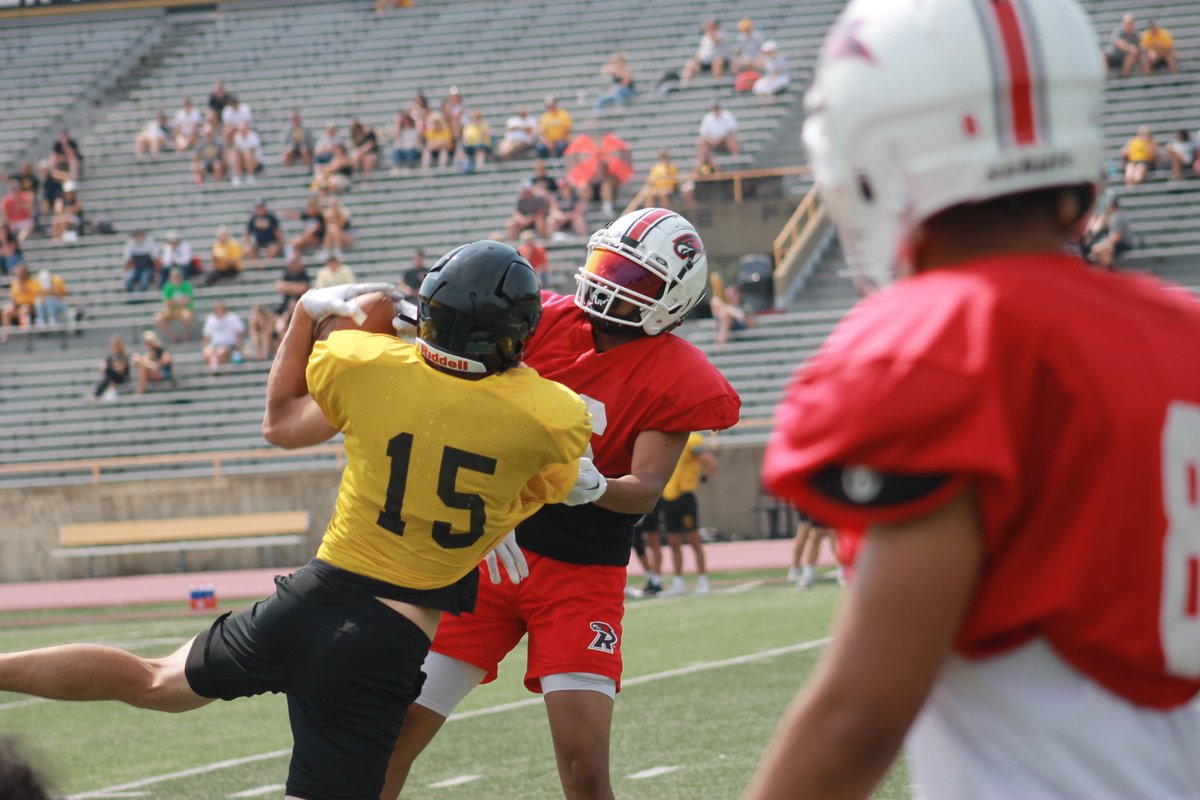 More photos from today's joint practice with <a href="/UWOFootball/">UW-Oshkosh Football</a> #BeRed 🔴⚪️