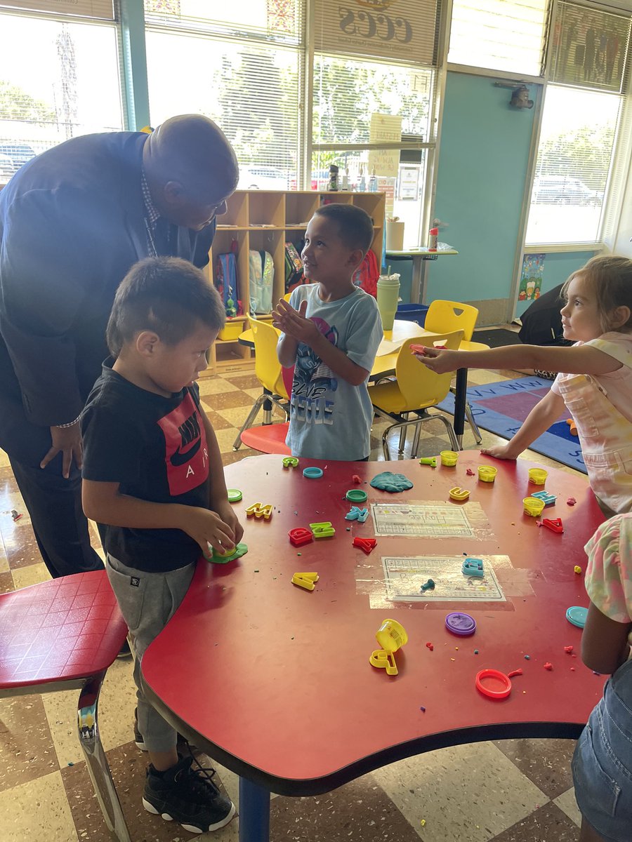 CCCS_school tweet media