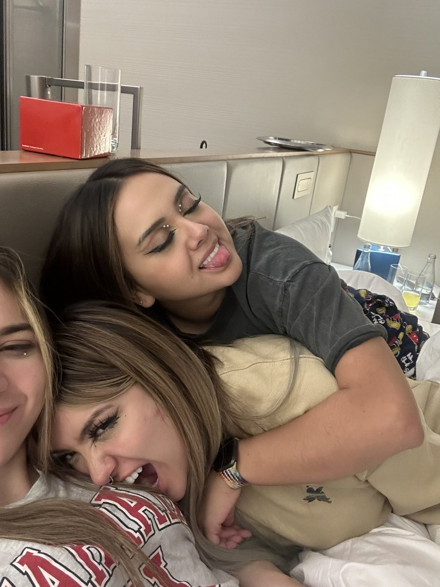 arigameplays's tweet photo. #AmaYAriHuelenAPatas https://t.co/d0dbKBHdWT