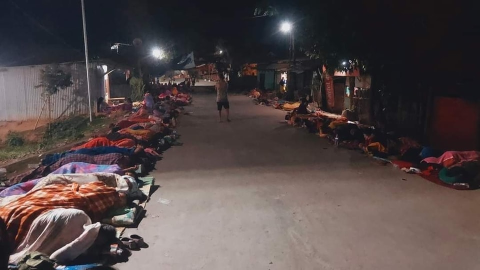 meiteiheritage's tweet photo. Meitei Mothers sleeping on the roads to protect their villages from Kuki Militants after a long day of work in the paddy fields.

What a vast difference there is between the barbarism that precedes culture and the barbarism that follows it.

#SaveMeitei #SaveManipur #HarGharTiranga #IndependenceDay #InfiltrationHataoBharatBachao #jagoindia

@PMOIndia @AmitShah @afridahussai @EastMojo
@IndiaTodayNE @ANI @adgpi @MahasabhaAkhil
@PTI @sardesairajdeep @timesofindia @vijaita
@the_hindu @ndtv @ManipurTimes @EliteTVManipur
@ImpactTVManipur @AbhijitChavda @abhijitmajumder
@timesofindia @ukhrultimes @htTweets @IndianExpress @ShefVaidya @ramindesai
@RajatSethi86  @abhijitmajumder @ajeetbharti
@AskAnshul @Satsangi3523 @BabaKPS86
@DevenBhartiIPS @DivyaSoti @joulestee
@DrSanjaysinghK @Straighupdudess
@VLDMIRADITYNATH @Vidyarthi1001 @ShefVaidya