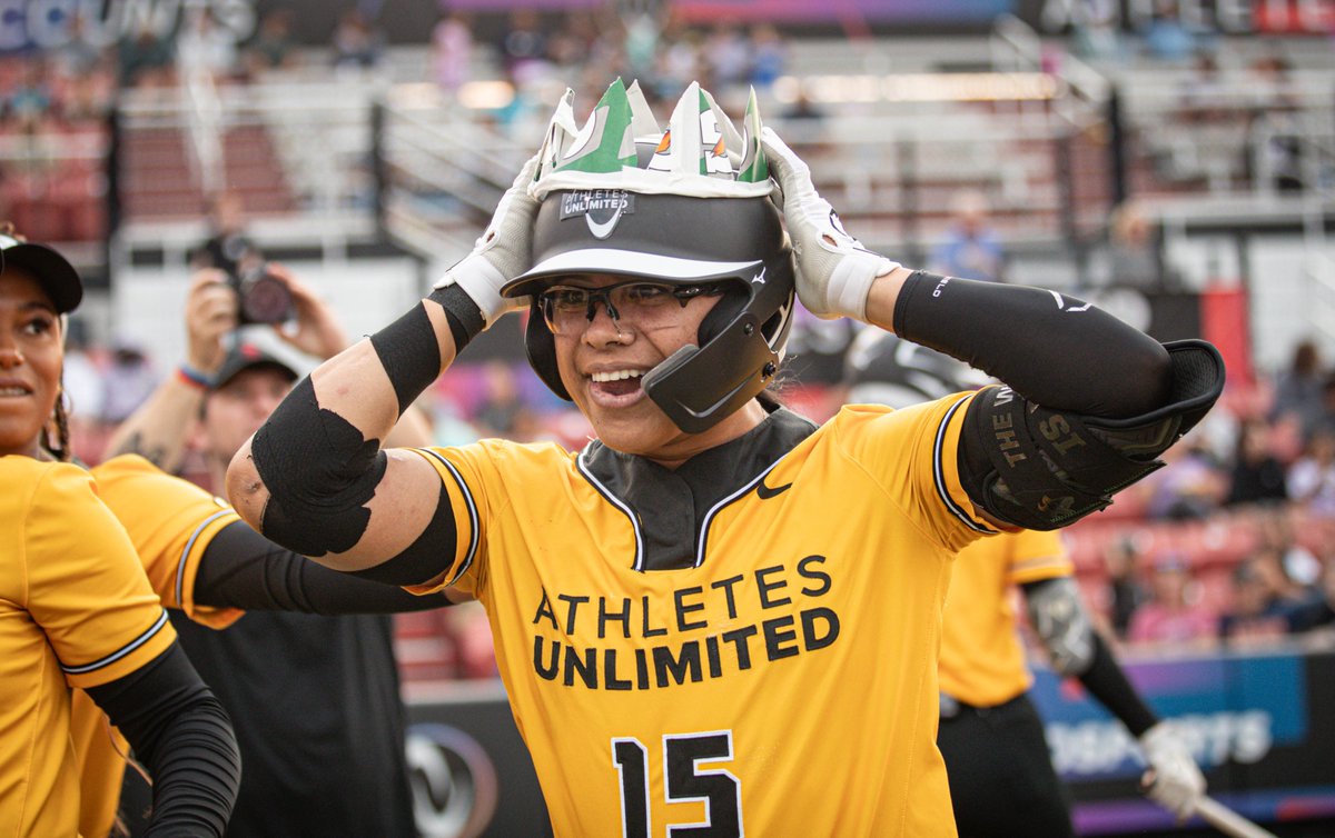 A crown fit for a Champ 👑

<a href="/DejahMulipola/">Dejah</a> | #AUSB
