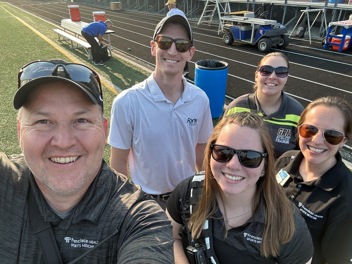 RHSsportmed's tweet photo. Medical staff ready to go for the home opener!! @RHS_Athletics @RoncalliFB @MyFranciscan @ForteOrthopedic https://t.co/TnRJfE7uvB