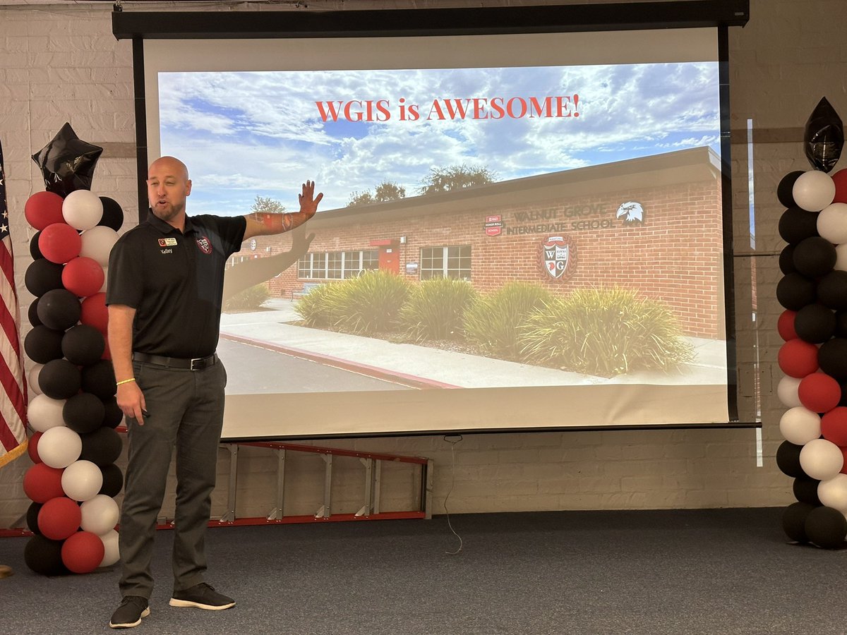 WalnutGroveInt's tweet photo. Dr. Bhakta and Mr. Kelly led our WGIS Expectations Assembly today. WGIS is awesome! #wgis #walnutgrove #wgispride #hawkspirit #wcusd @WalnutGroveInt @WestCovinaUSD @MissBhakta https://t.co/lZ1HvcwuPg