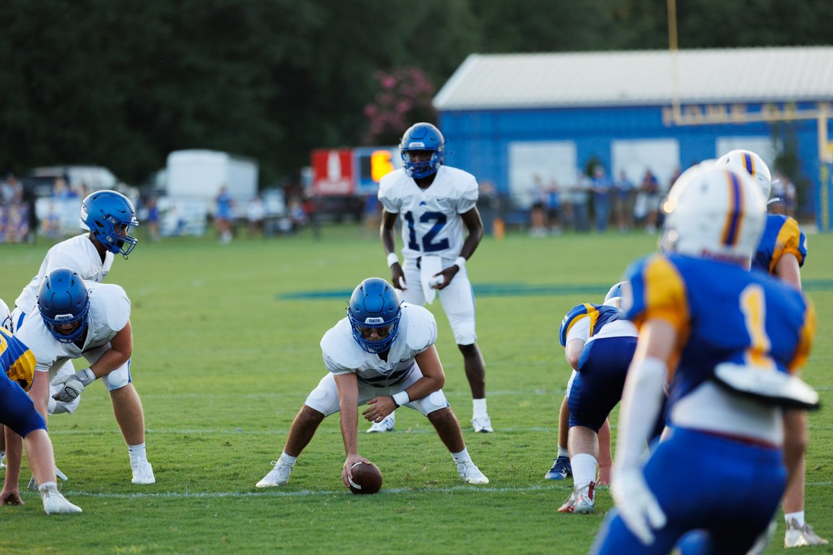 sassportsinfo's tweet photo. Lions football is leading 21-0 at the half on a pair of running touchdowns by Richarrd Williams ‘24 and a run by Quarterback Zayden Edwards ‘25 #GOLIONS #SASFootball #BESOMEBODY
Photo credit: Banks Fana ‘24 https://t.co/HuH7ofAN84
