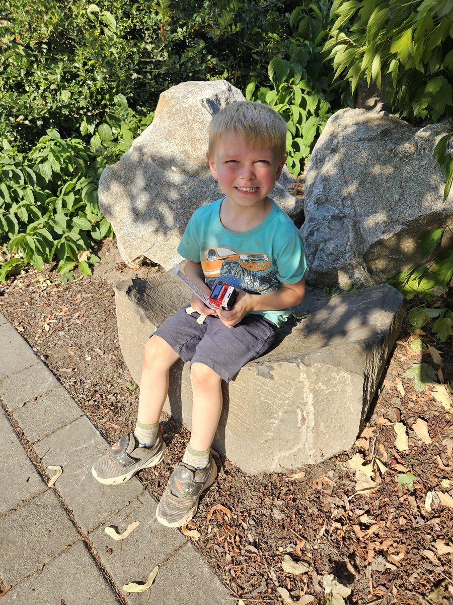 karenlynn0223's tweet image. Minus the heat and the wildfires, it's been a fun first summer in #CoeurDAlene #Idaho with my family
@ZBTurf411