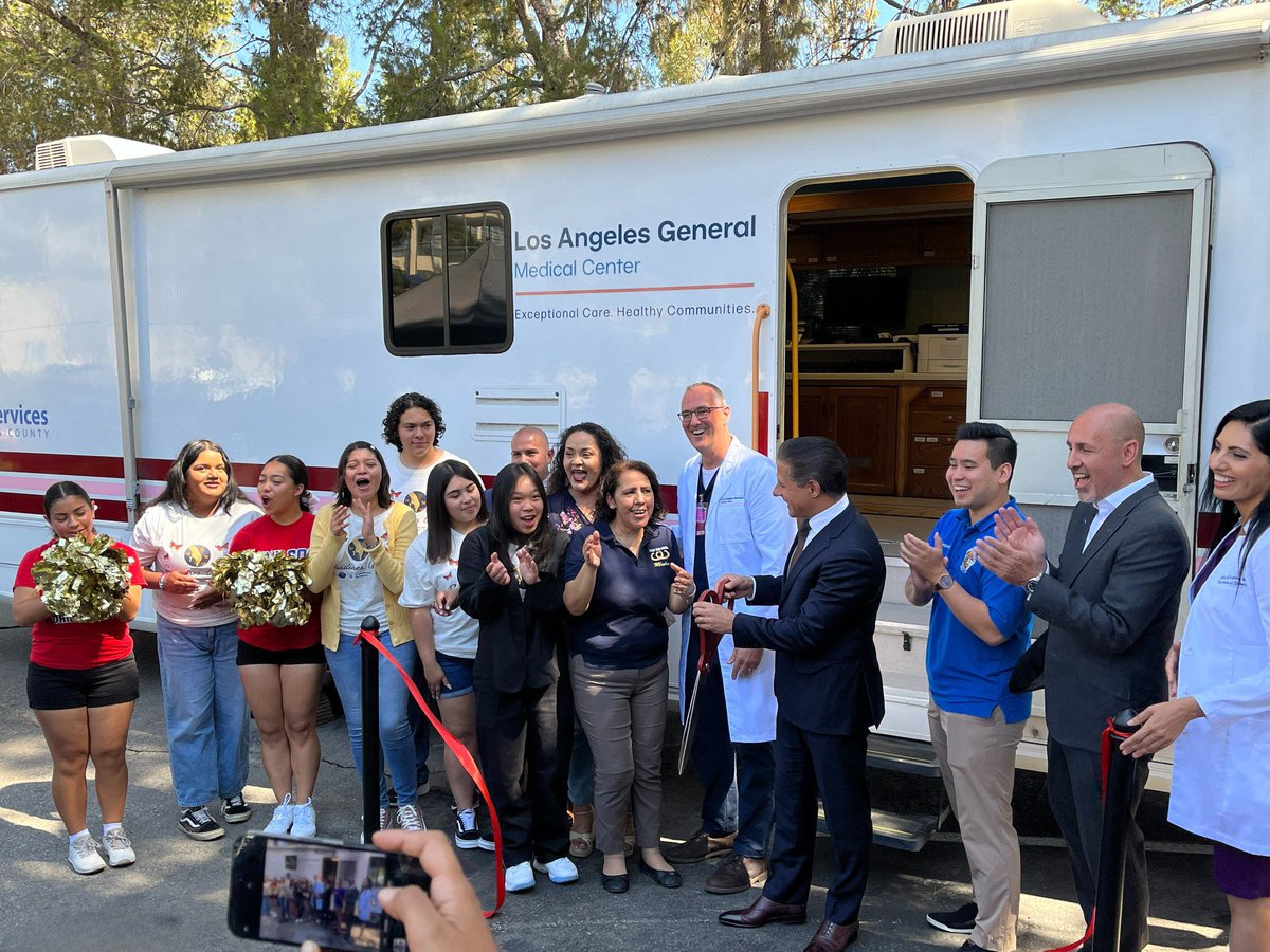 A big day for our students and communities at Woodrow Wilson High to have access to important medical services at no cost. Another milestone in providing for our children's well-being. 🙏Huge thanks to Supervisor Hilda Solis, LAUSD Superintendent Alberto Carvalho &amp; Wilson High!