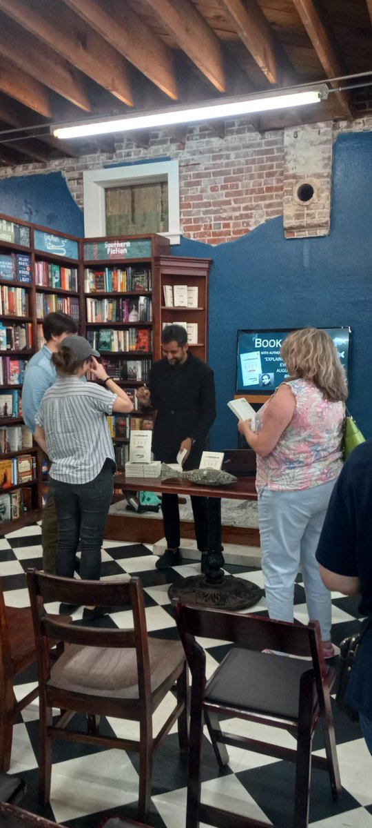 PREAUX_FISH's tweet image. Hey I did a book signing tonight like a real author and everything. Loved the crowd at Cavalier House Books in Denham Springs and look at the lovely set up they made for #explaininglifethroughevolution #supportlocalbookstores