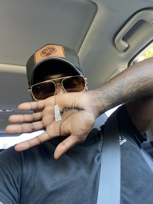 Let's see who's buying my bourbon 🥃 tonight https://t.co/WkfZ61TAuN<a href="/tag/alphahour"class="tags"><span>#alphahour</span></a>