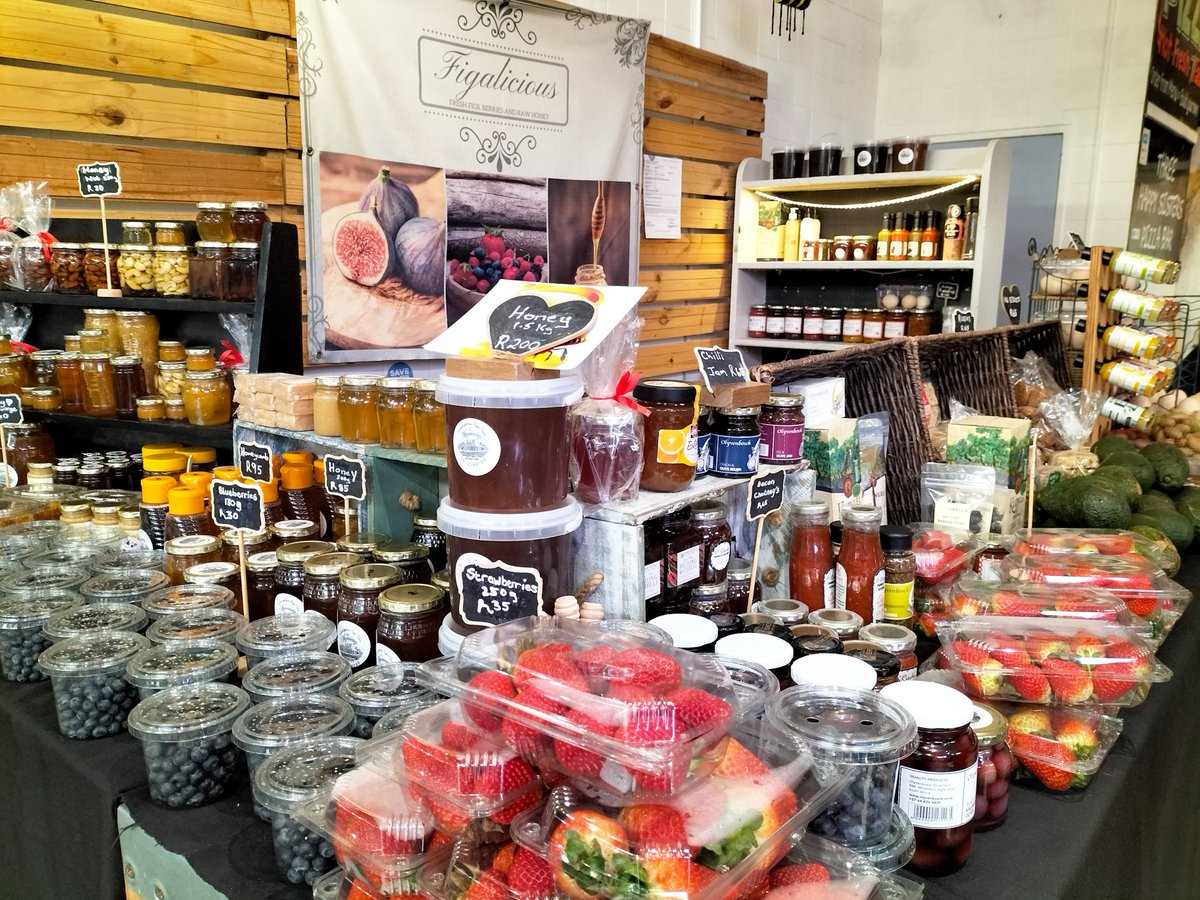 bayharbourmkt's tweet photo. Get #BerryMerry with Figalicious at Bay Harbour Market, where James has the BEST strawberries and blueberries available, and let's not forget about the delicious organic honey! ๐๐ฏ๐ซ๐โ๏ธ
#foodies #bayharbourmarket #strawberrylovers #blueberries https://t.co/wA5ADfmfvc