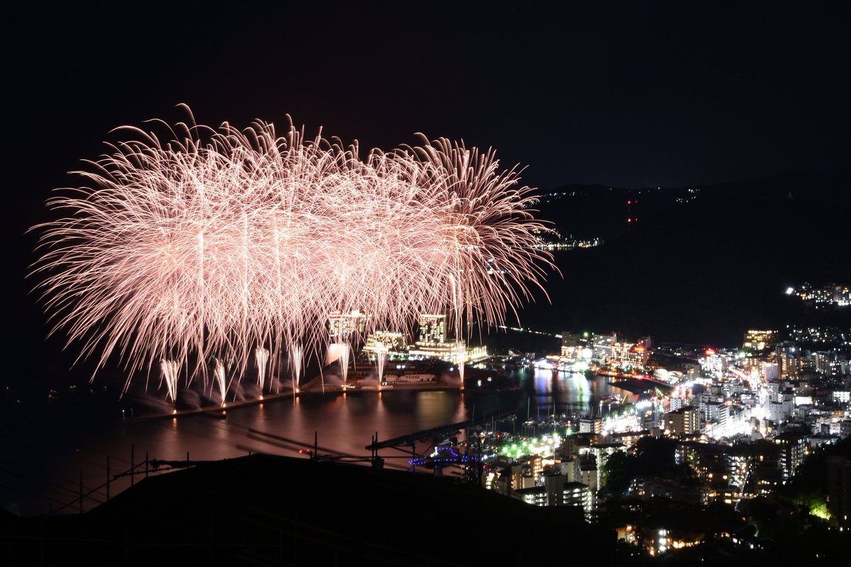 Midori_805's tweet photo. 昨日は熱海海上花火大会に行ってきました。
熱海駅から歩いてMOA美術館行ったの我ながらやばすぎる。
 #熱海海上花火大会 https://t.co/RdIGguvs4P